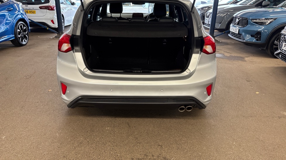 Ford Focus 1.0 EcoBoost Hybrid mHEV 125 ST-Line X Edition 5dr Petrol Hatchback - Image 4