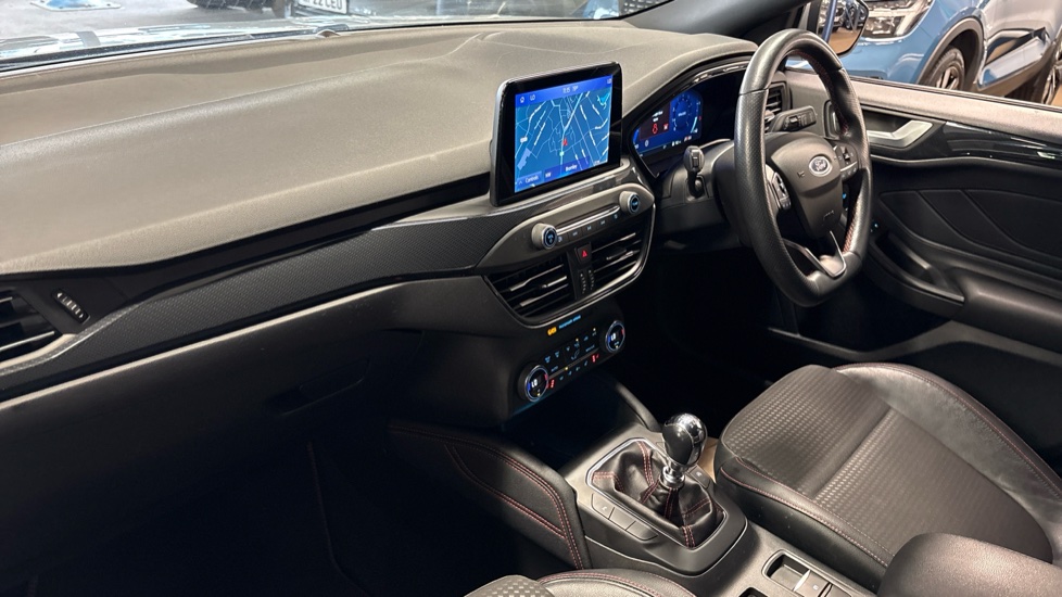 Ford Focus 1.0 EcoBoost Hybrid mHEV 125 ST-Line X Edition 5dr Petrol Hatchback - Image 9