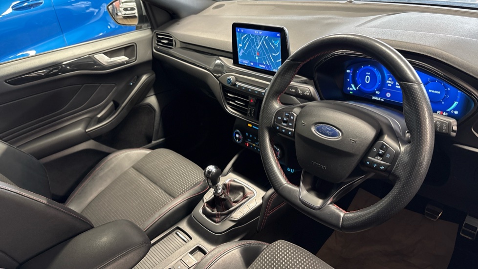 Ford Focus 1.0 EcoBoost Hybrid mHEV 125 ST-Line X Edition 5dr Petrol Hatchback - Image 11