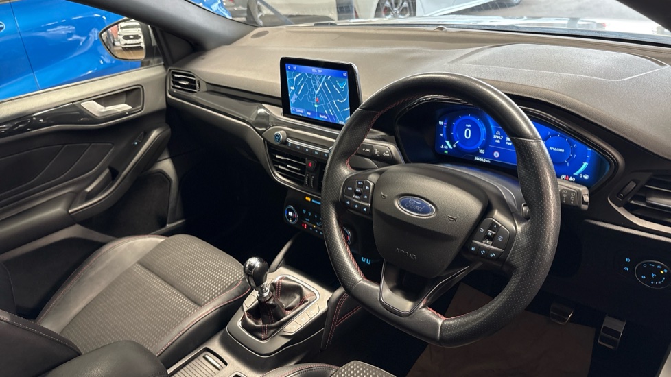 Ford Focus 1.0 EcoBoost Hybrid mHEV 125 ST-Line X Edition 5dr Petrol Hatchback - Image 14
