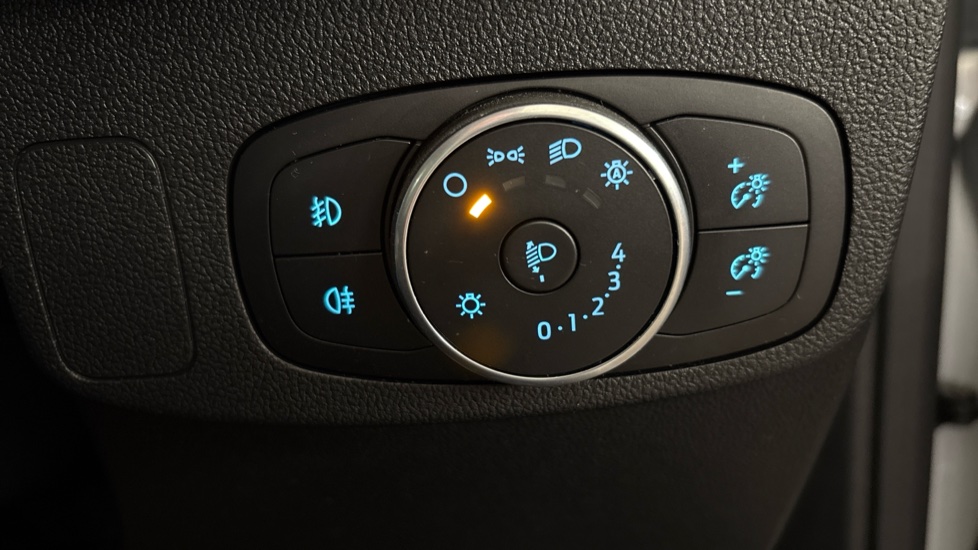Ford Focus 1.0 EcoBoost Hybrid mHEV 125 ST-Line X Edition 5dr Petrol Hatchback - Image 25