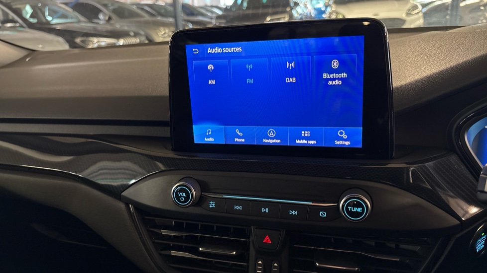 Ford Focus 1.0 EcoBoost Hybrid mHEV 125 ST-Line X Edition 5dr Petrol Hatchback - Image 35