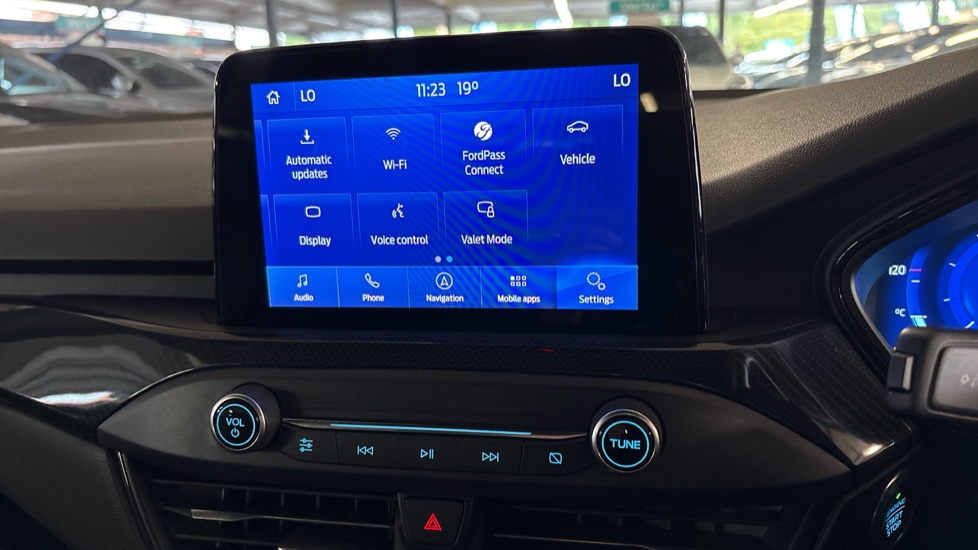 Ford Focus 1.0 EcoBoost Hybrid mHEV 125 ST-Line X Edition 5dr Petrol Hatchback - Image 37