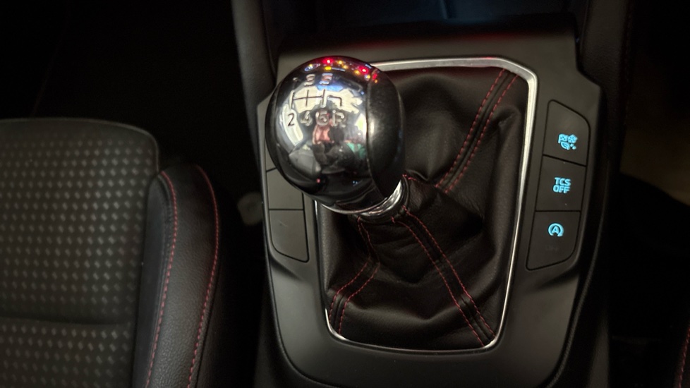 Ford Focus 1.0 EcoBoost Hybrid mHEV 125 ST-Line X Edition 5dr Petrol Hatchback - Image 39