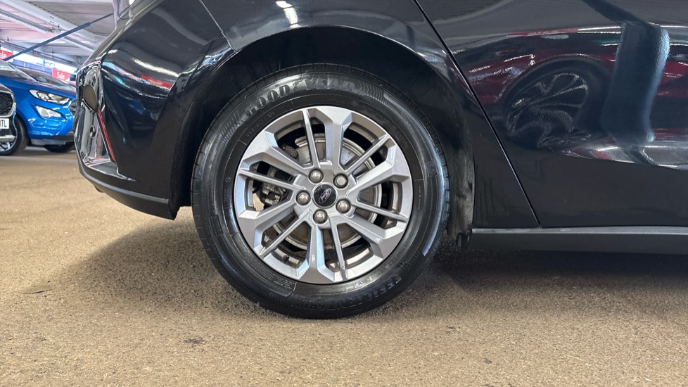 Ford Focus 1.0 EcoBoost Titanium 5dr Petrol Hatchback - Image 7