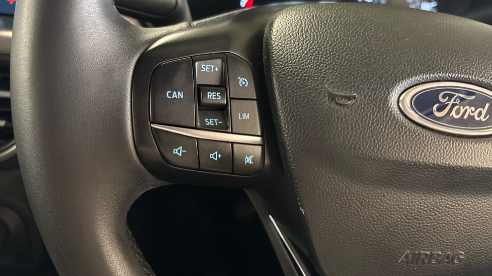 Ford Focus 1.0 EcoBoost Titanium 5dr Petrol Hatchback - Image 27