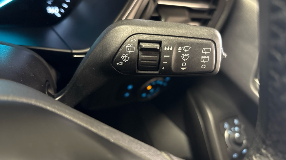 Ford Focus 1.0 EcoBoost Titanium 5dr Petrol Hatchback - Image 29