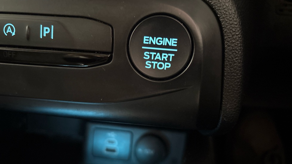 Ford Focus 1.0 EcoBoost Titanium 5dr Petrol Hatchback - Image 31