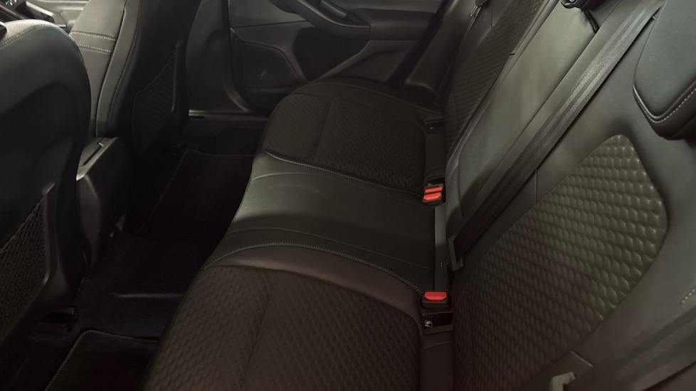 Ford Focus 1.0 EcoBoost Hybrid mHEV 125 Titanium X Ed 5dr Petrol Hatchback - Image 16