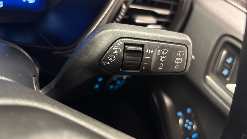 Ford Focus 1.0 EcoBoost Hybrid mHEV 125 Titanium X Ed 5dr Petrol Hatchback - Image 29