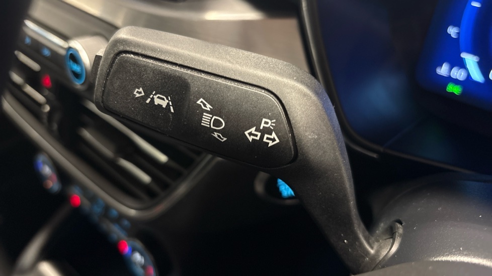 Ford Focus 1.0 EcoBoost Hybrid mHEV 125 Titanium X Ed 5dr Petrol Hatchback - Image 30