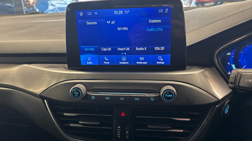 Ford Focus 1.0 EcoBoost Hybrid mHEV 125 Titanium X Ed 5dr Petrol Hatchback - Image 36