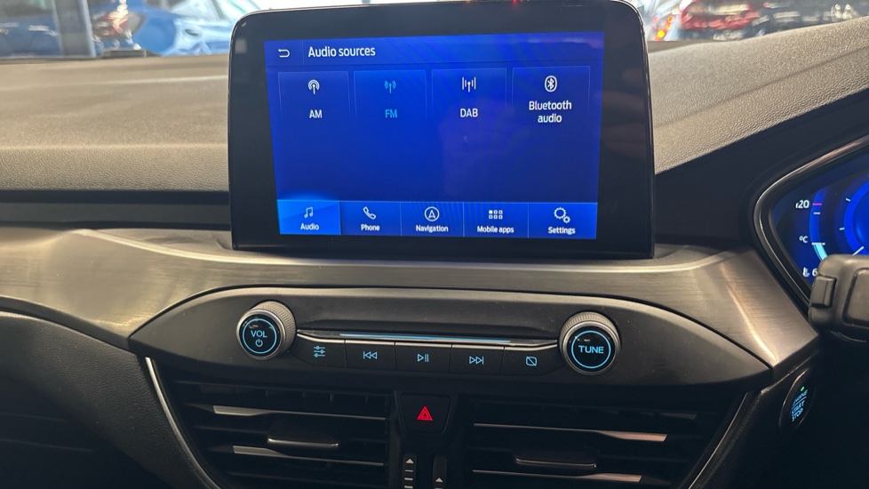 Ford Focus 1.0 EcoBoost Hybrid mHEV 125 Titanium X Ed 5dr Petrol Hatchback - Image 37