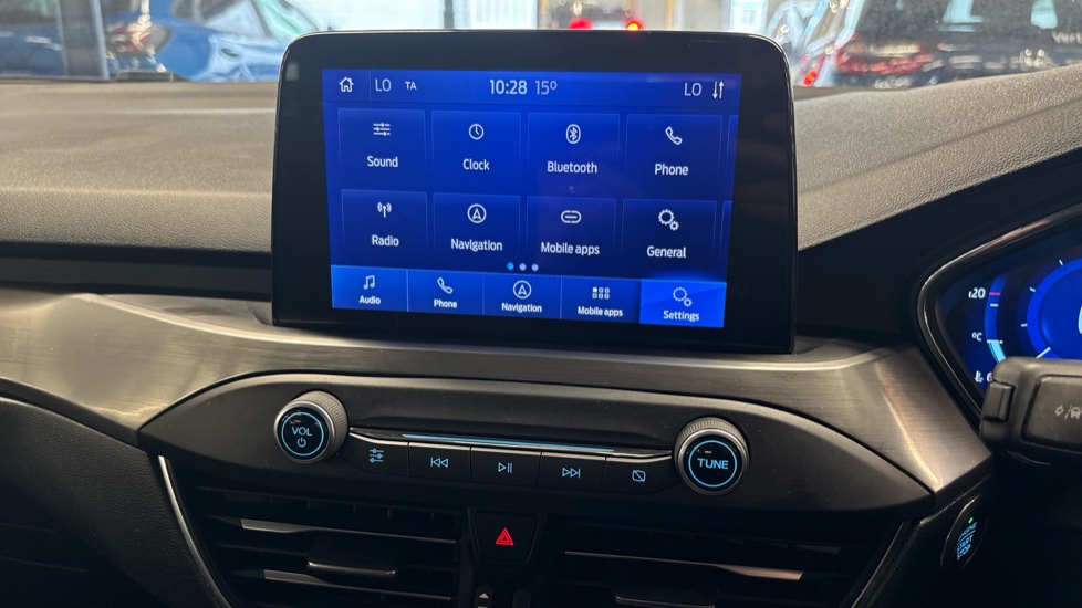 Ford Focus 1.0 EcoBoost Hybrid mHEV 125 Titanium X Ed 5dr Petrol Hatchback - Image 38