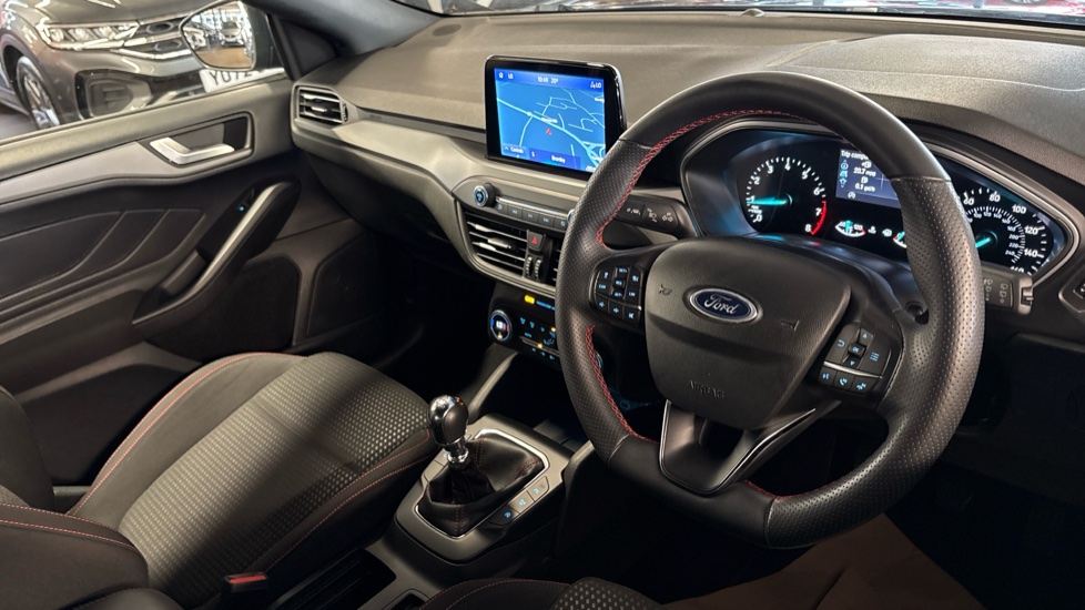Ford Focus 1.0 EcoBoost ST-Line Style 5dr Petrol Hatchback - Image 11