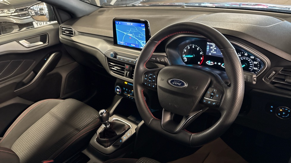 Ford Focus 1.0 EcoBoost ST-Line Style 5dr Petrol Hatchback - Image 14