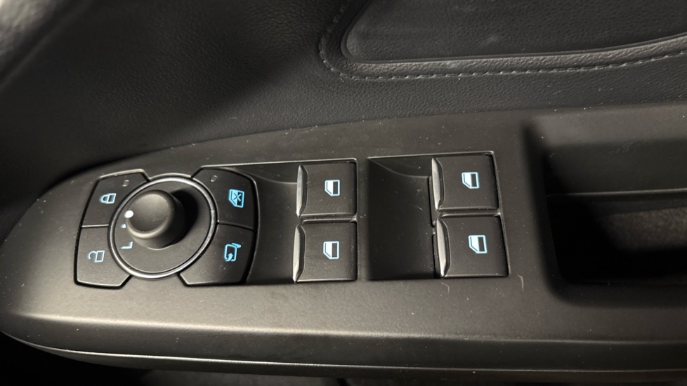 Ford Focus 1.0 EcoBoost ST-Line Style 5dr Petrol Hatchback - Image 22