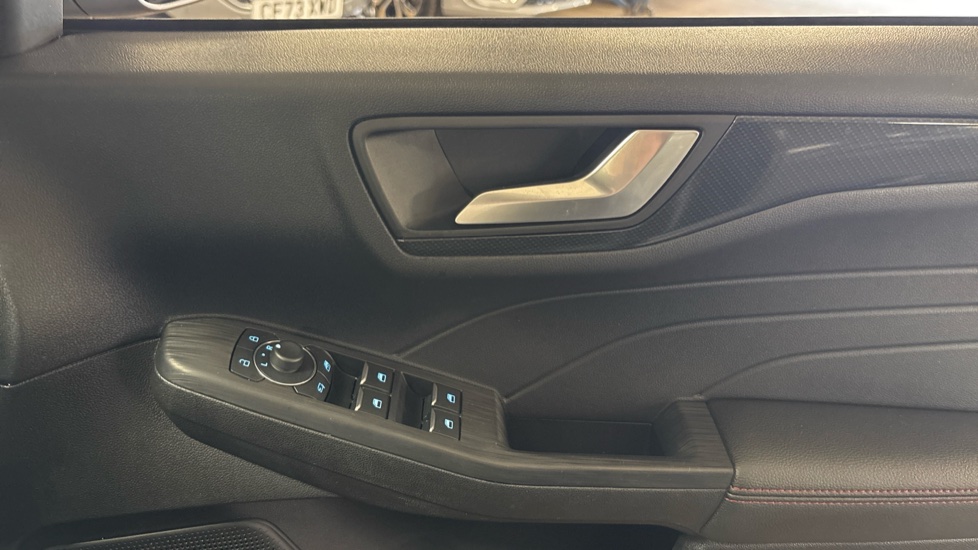 Ford Kuga 1.5 EcoBoost 150 ST-Line Edition 5dr Petrol Estate - Image 23
