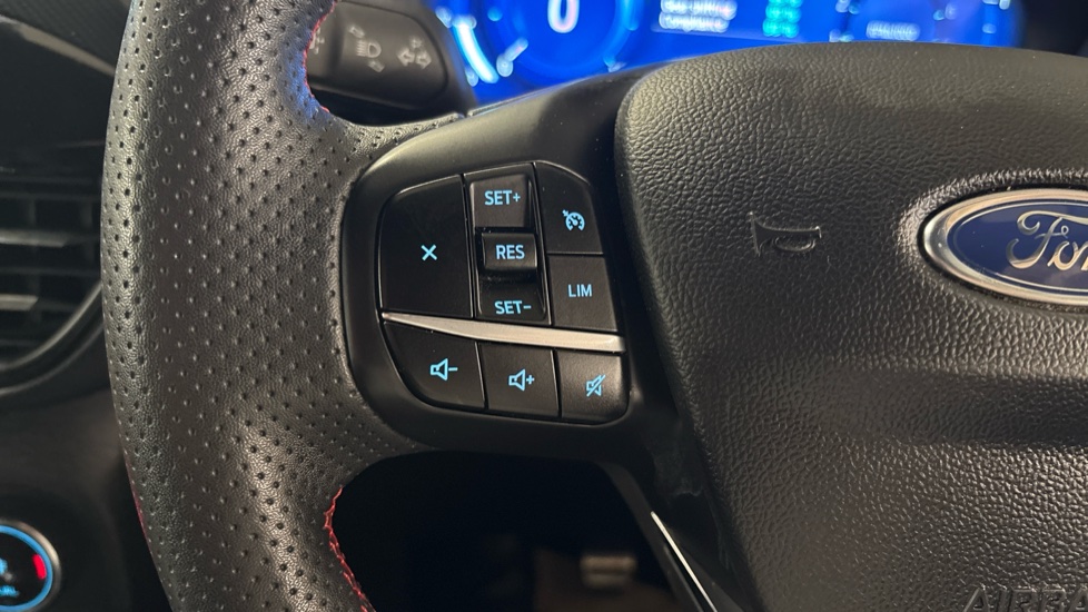 Ford Kuga 1.5 EcoBoost 150 ST-Line Edition 5dr Petrol Estate - Image 27