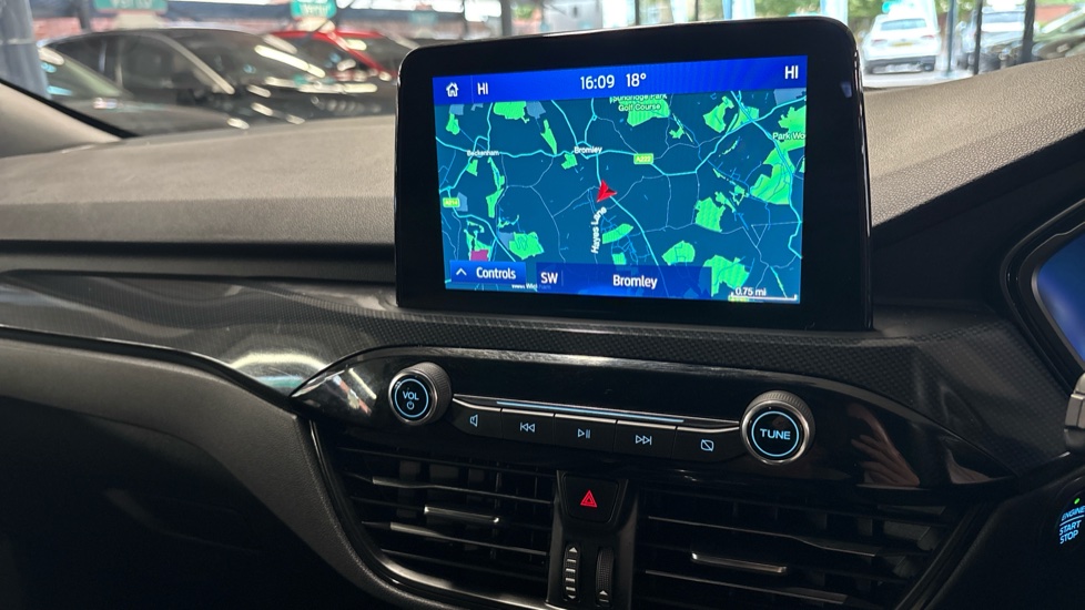 Ford Kuga 1.5 EcoBoost 150 ST-Line Edition 5dr Petrol Estate - Image 32