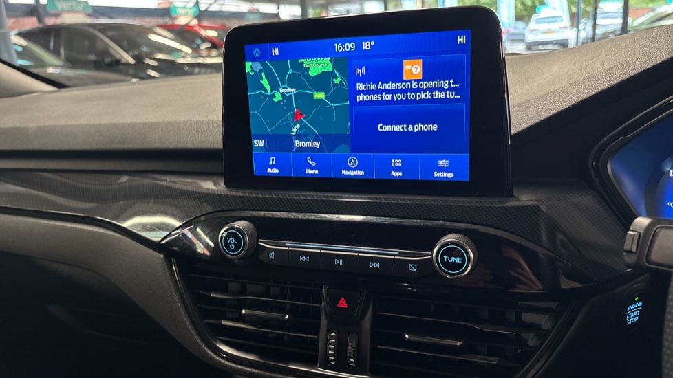 Ford Kuga 1.5 EcoBoost 150 ST-Line Edition 5dr Petrol Estate - Image 33