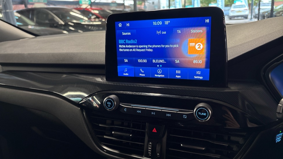 Ford Kuga 1.5 EcoBoost 150 ST-Line Edition 5dr Petrol Estate - Image 34