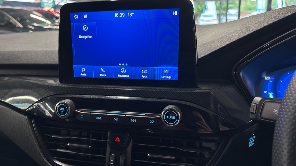 Ford Kuga 1.5 EcoBoost 150 ST-Line Edition 5dr Petrol Estate - Image 38