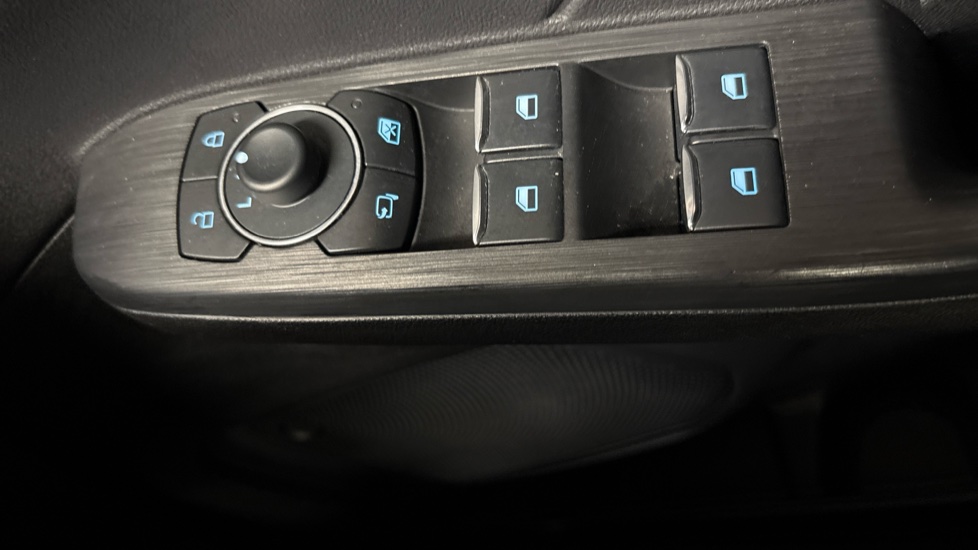 Ford Kuga 1.5 EcoBoost 150 ST-Line Edition 5dr Petrol Estate - Image 22