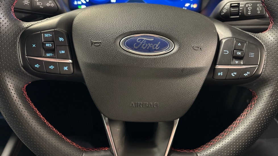 Ford Kuga 1.5 EcoBoost 150 ST-Line Edition 5dr Petrol Estate - Image 28