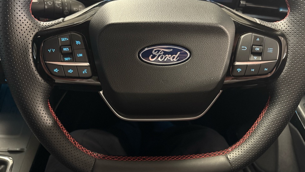 Ford Puma 1.0 EcoBoost Hybrid mHEV ST-Line X 5dr Petrol Hatchback - Image 28
