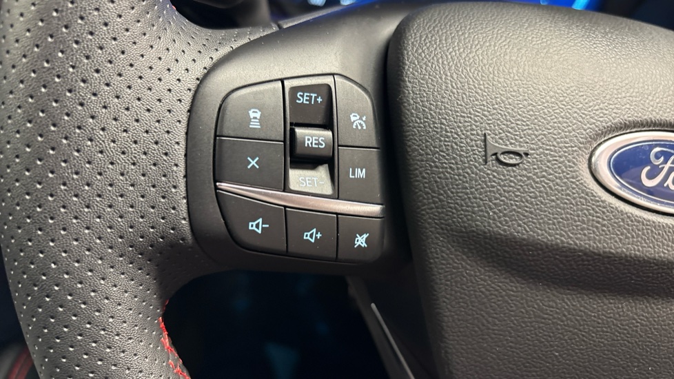 Ford Kuga 1.5 EcoBoost 150 ST-Line X Edition 5dr Petrol Estate - Image 27