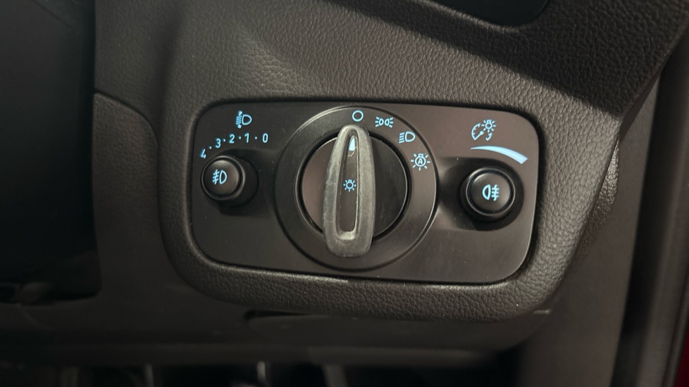 Ford Kuga 1.5 EcoBoost Titanium 5dr 2WD Petrol Estate - Image 25