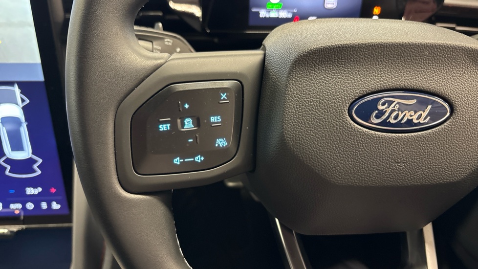Ford Explorer 210kW Collection 79kWh 5dr Auto Electric Estate - Image 27