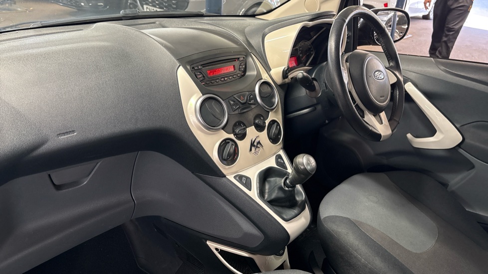 Ford Ka 1.2 Zetec 3dr [Start Stop] Petrol Hatchback - Image 9