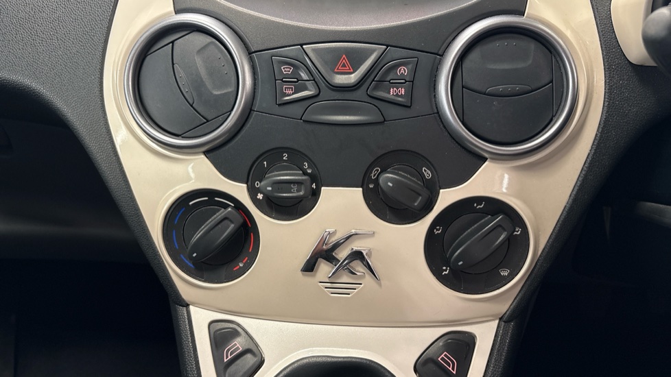 Ford Ka 1.2 Zetec 3dr [Start Stop] Petrol Hatchback - Image 31