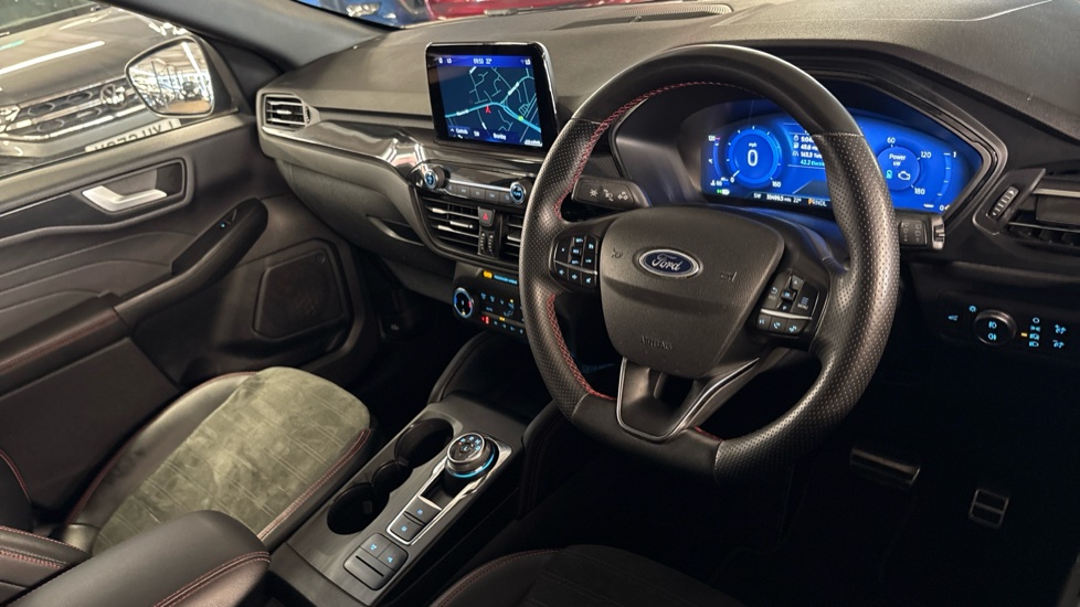 Ford Kuga 2.5 FHEV ST-Line X Edition 5dr CVT Hybrid Estate - Image 11