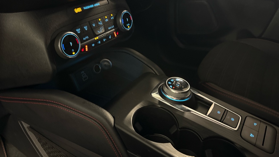 Ford Kuga 2.5 FHEV ST-Line X Edition 5dr CVT Hybrid Estate - Image 13