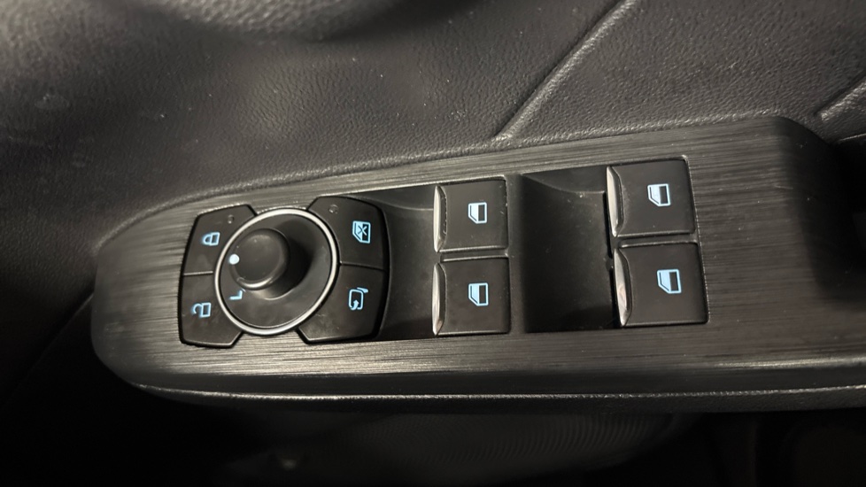 Ford Kuga 2.5 FHEV ST-Line X Edition 5dr CVT Hybrid Estate - Image 22