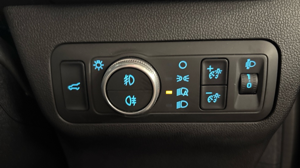 Ford Kuga 2.5 FHEV ST-Line X Edition 5dr CVT Hybrid Estate - Image 25
