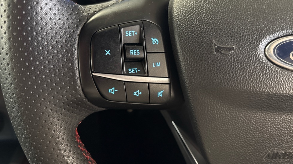Ford Kuga 2.5 FHEV ST-Line X Edition 5dr CVT Hybrid Estate - Image 27