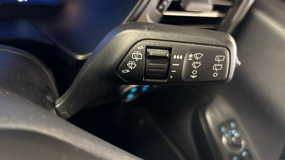 Ford Kuga 2.5 FHEV ST-Line X Edition 5dr CVT Hybrid Estate - Image 29