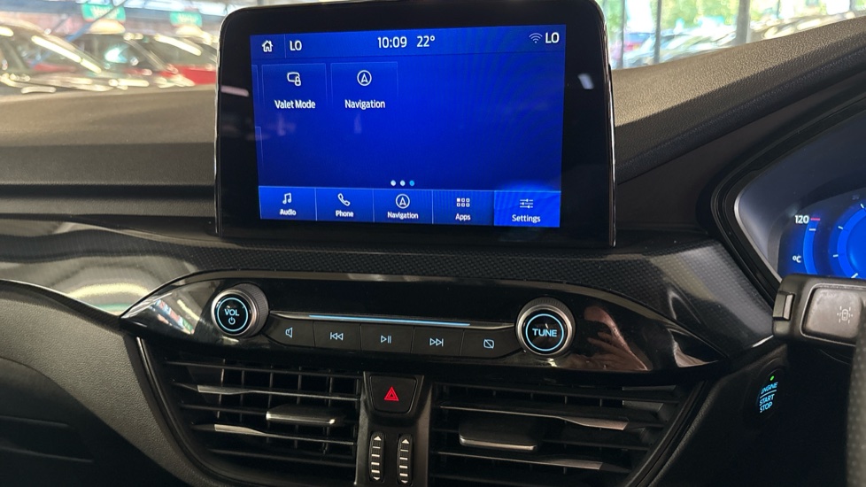 Ford Kuga 2.5 FHEV ST-Line X Edition 5dr CVT Hybrid Estate - Image 38