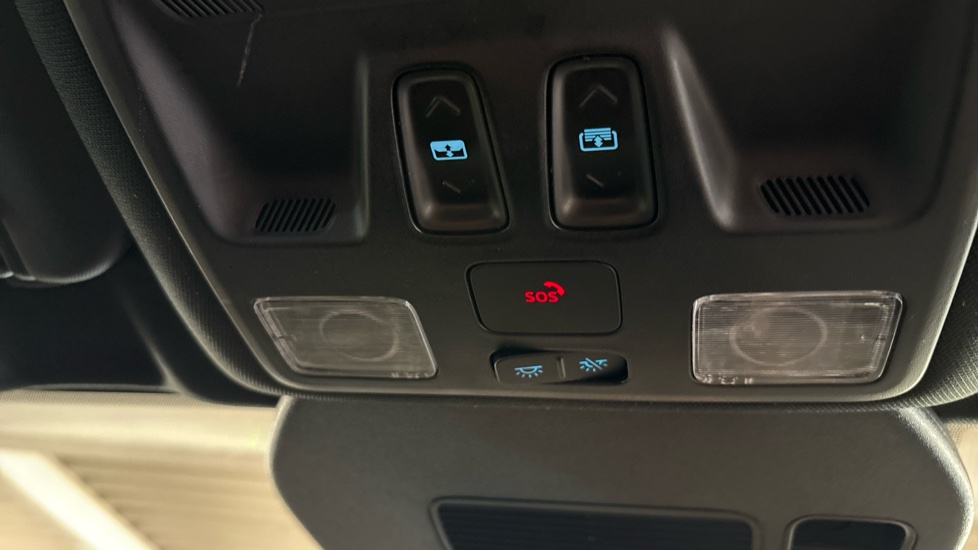 Ford Kuga 2.5 FHEV ST-Line X Edition 5dr CVT Hybrid Estate - Image 42