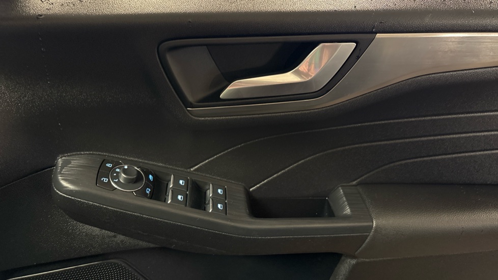 Ford Kuga 1.5 EcoBoost 150 Titanium Edition 5dr Petrol Estate - Image 23