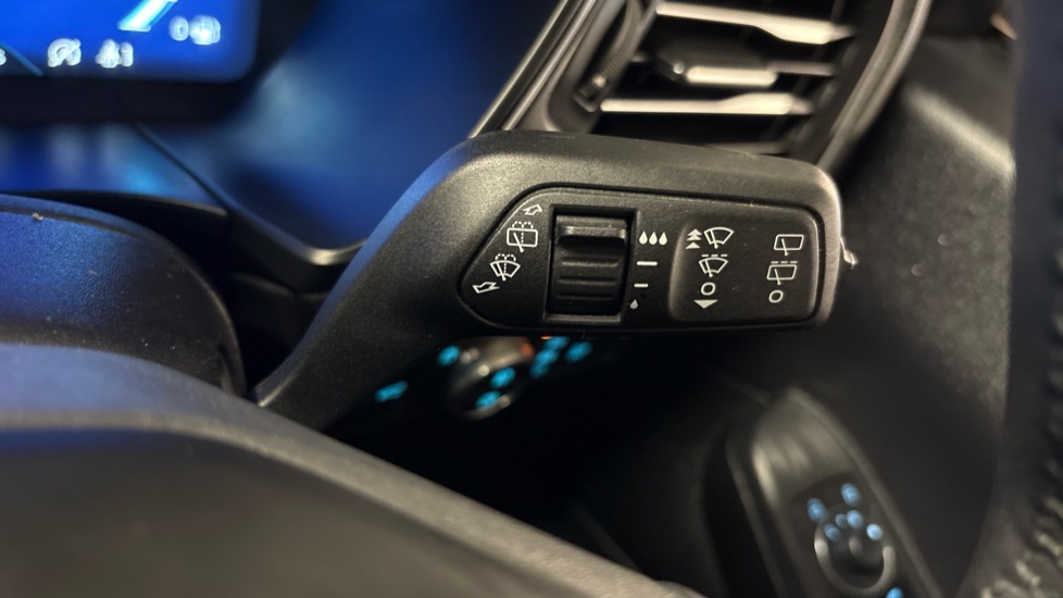 Ford Kuga 1.5 EcoBoost 150 Titanium Edition 5dr Petrol Estate - Image 29