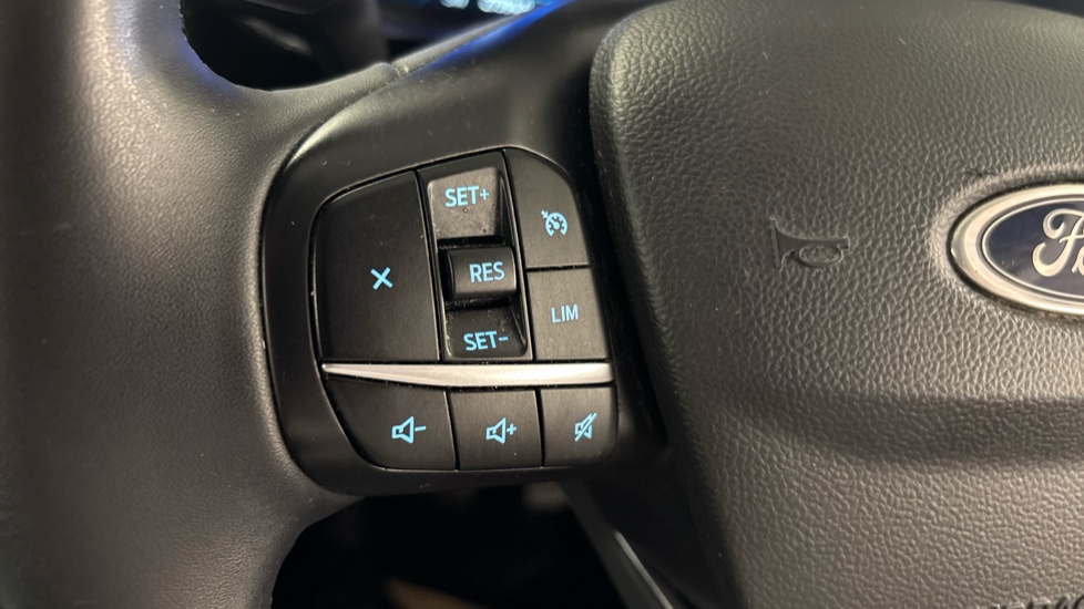 Ford Kuga 1.5 EcoBoost 150 Titanium Edition 5dr Petrol Estate - Image 27