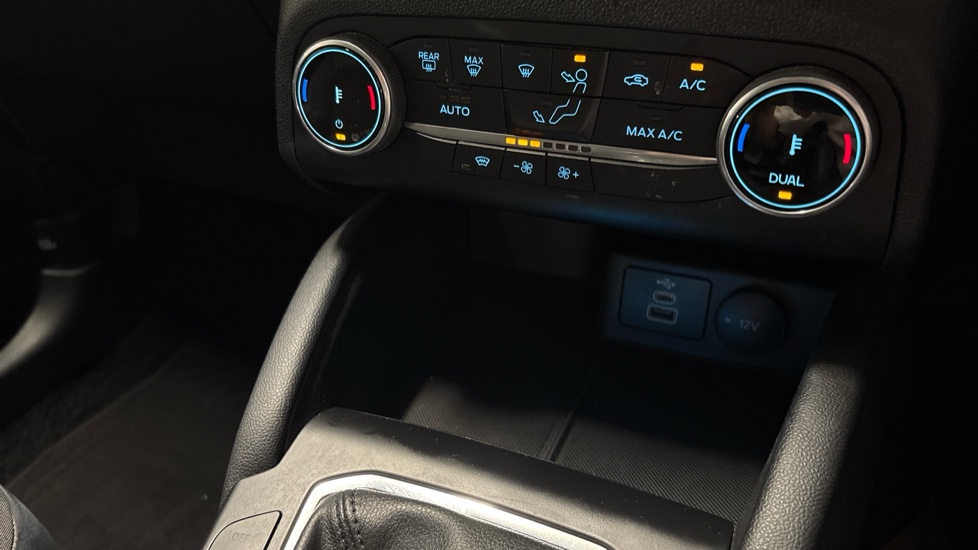 Ford Kuga 1.5 EcoBoost 150 Titanium Edition 5dr Petrol Estate - Image 38