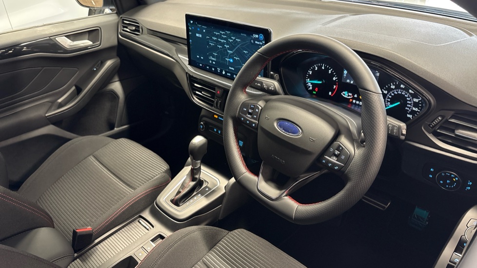 Ford Focus 1.0 EcoBoost Hybrid mHEV 155 ST-Line 5dr Auto Petrol Hatchback - Image 14