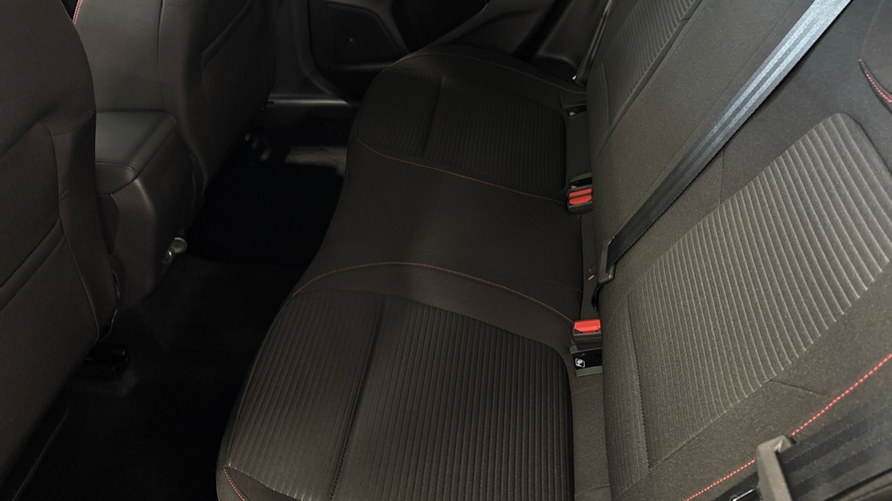 Ford Focus 1.0 EcoBoost Hybrid mHEV 155 ST-Line 5dr Auto Petrol Hatchback - Image 16