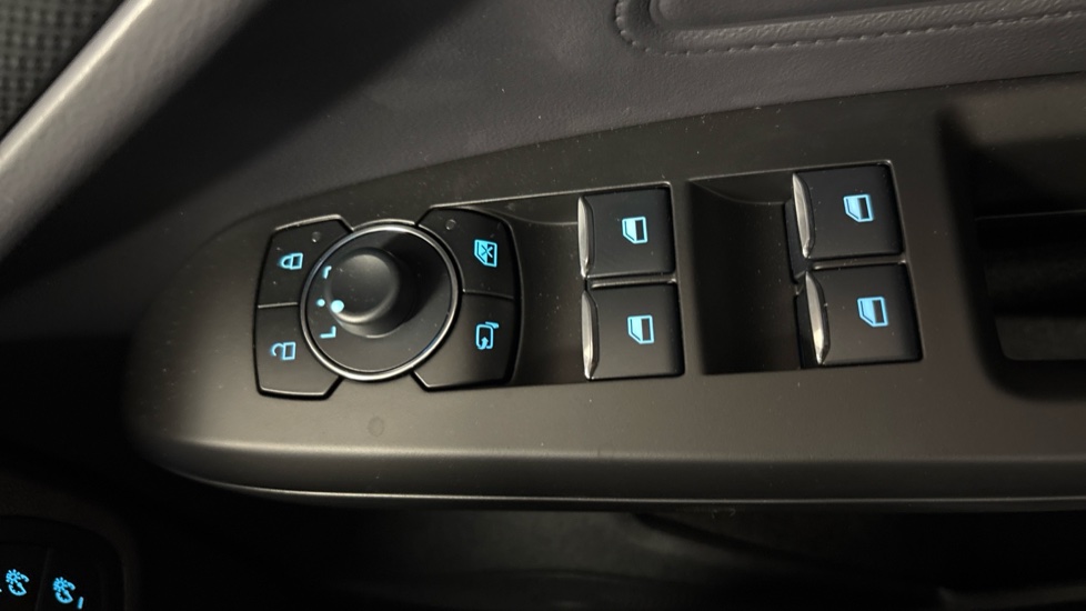 Ford Focus 1.0 EcoBoost Hybrid mHEV 155 ST-Line 5dr Auto Petrol Hatchback - Image 22
